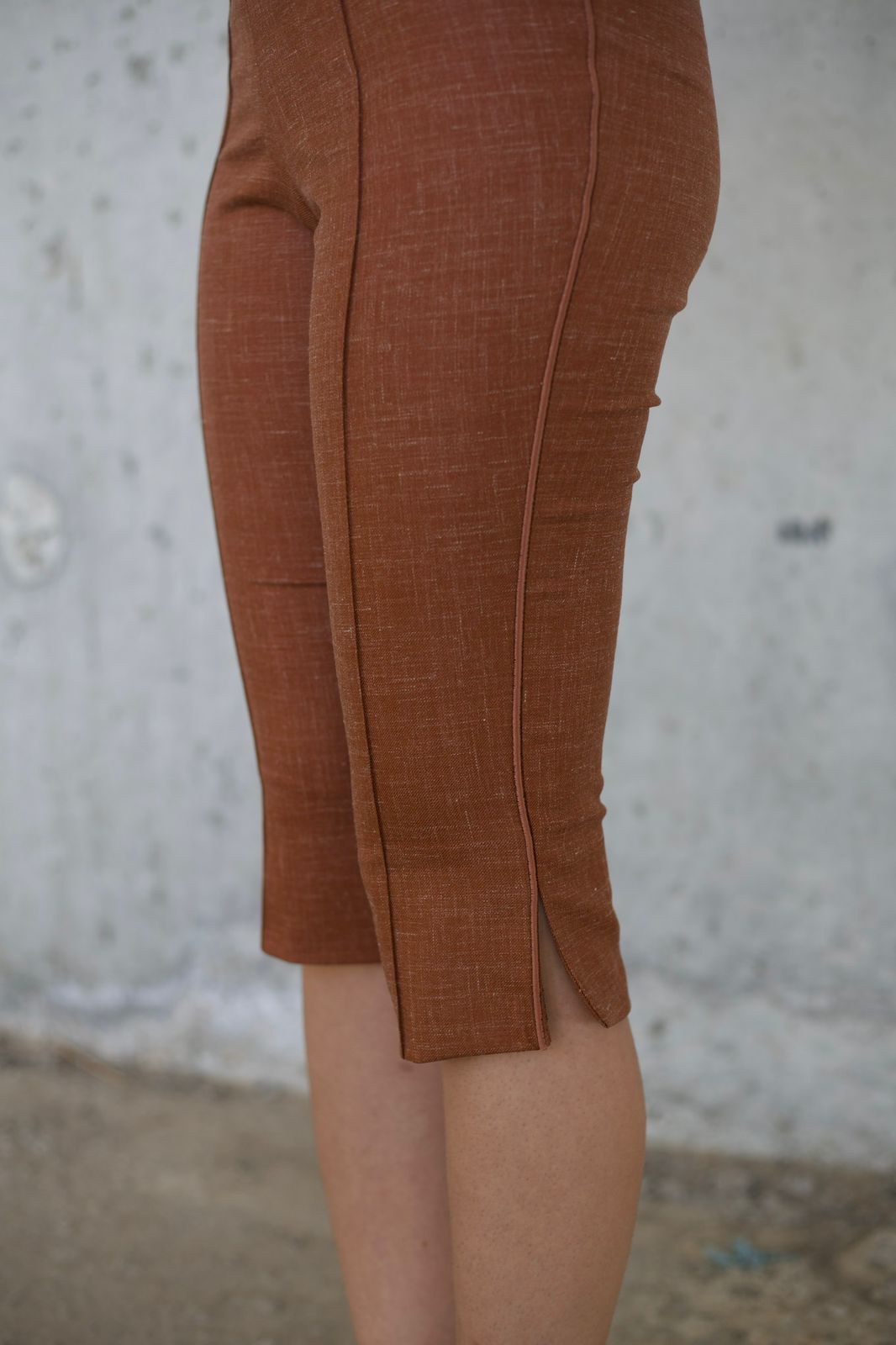 Embroidered Capri Pants